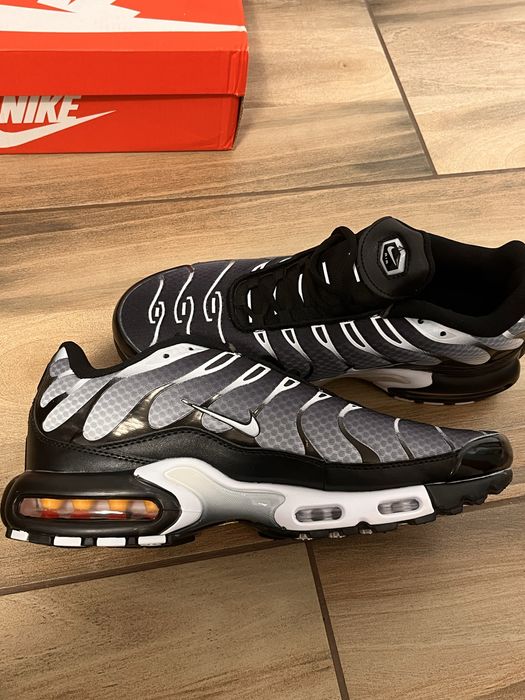 Nike Air Max Plus "Black/Silver"