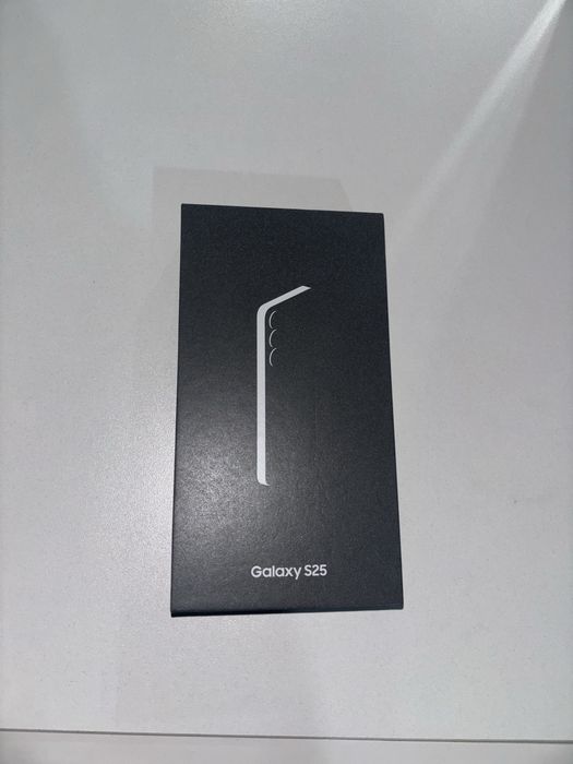 Samsung Galaxy S25 в идеальном состоянии