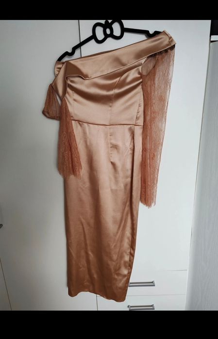 Vand rochie facuta la comanda
