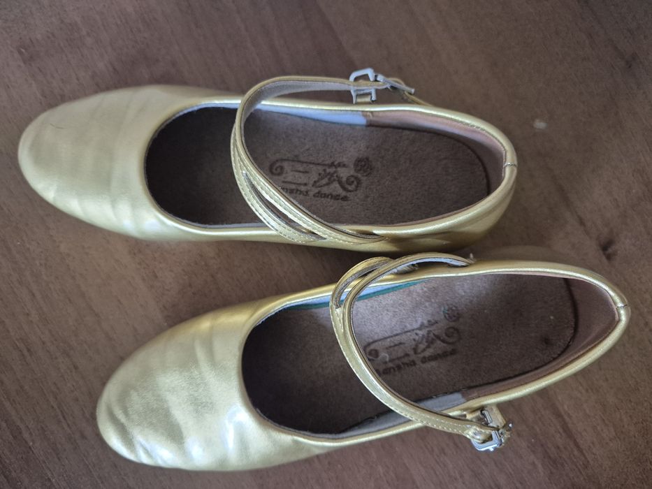 Продам туфли для танцев