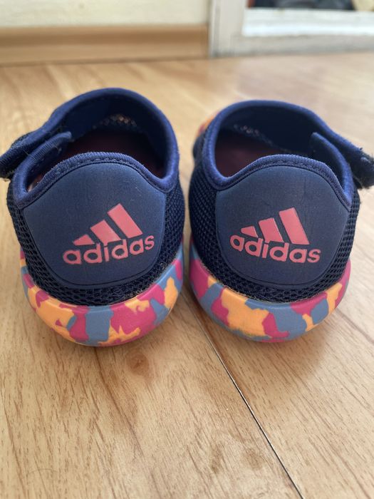 Сандали, маратонки Adidas 29