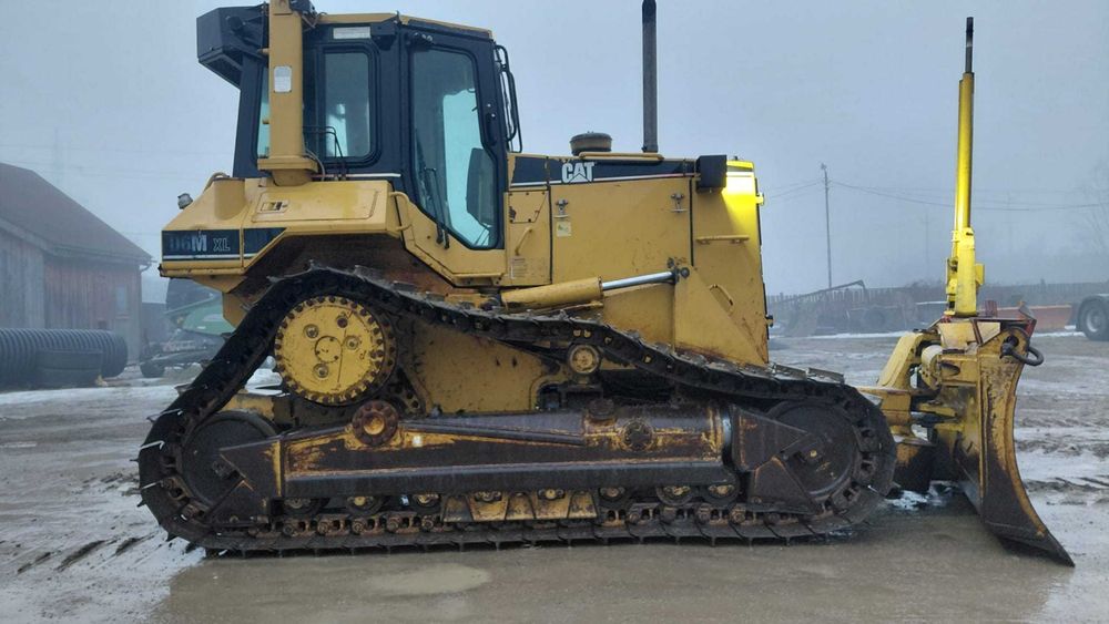 Buldozer CATERPILLAR D6 an 2011
