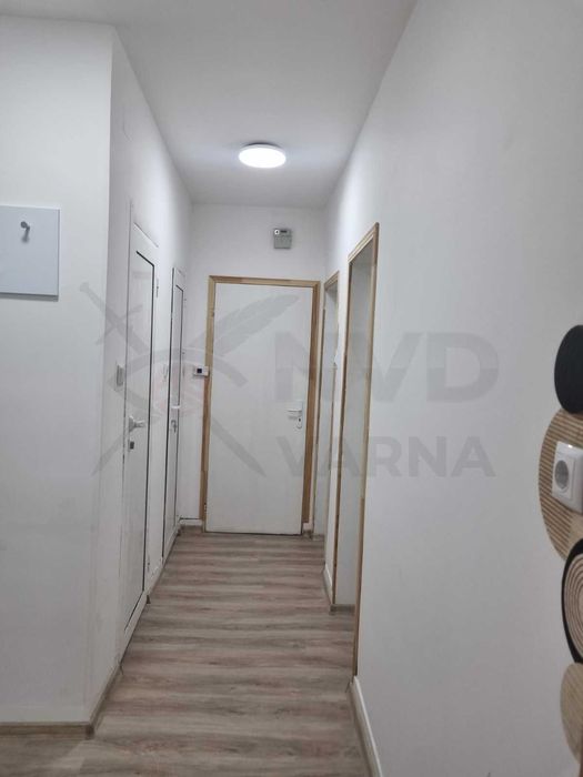 Дава се под наем тристаен апартамент в Център! 21894882