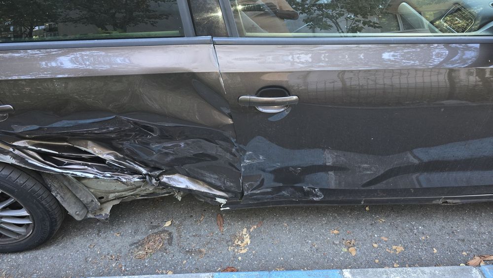 Vând Volkswagen Jetta