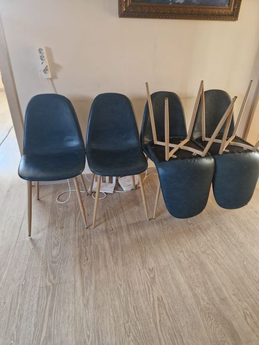 Мебель . Шкафы. Диван кожанный