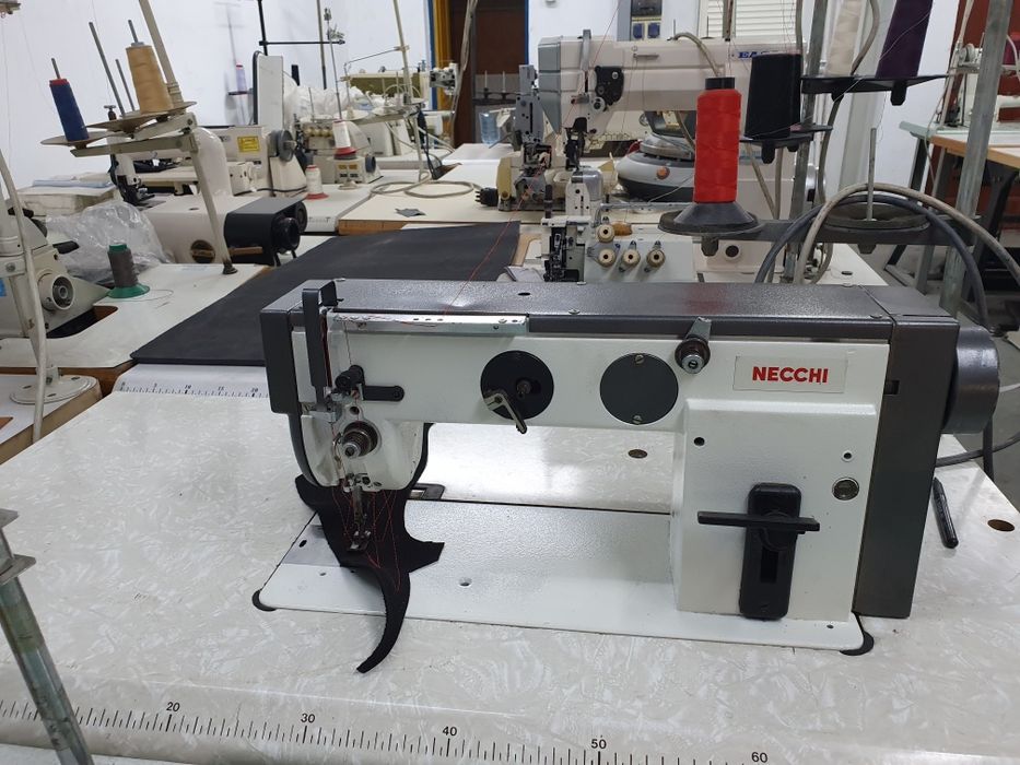 Masina de cusut Cu dublu transport Necchi