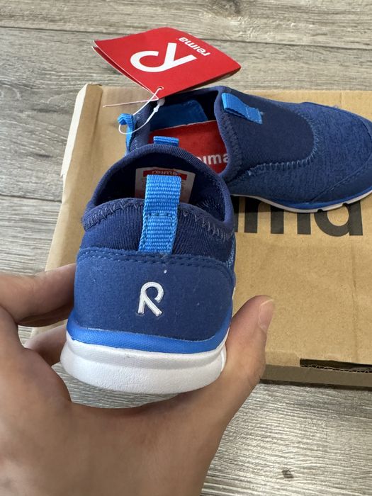 новые кроссовки рейма