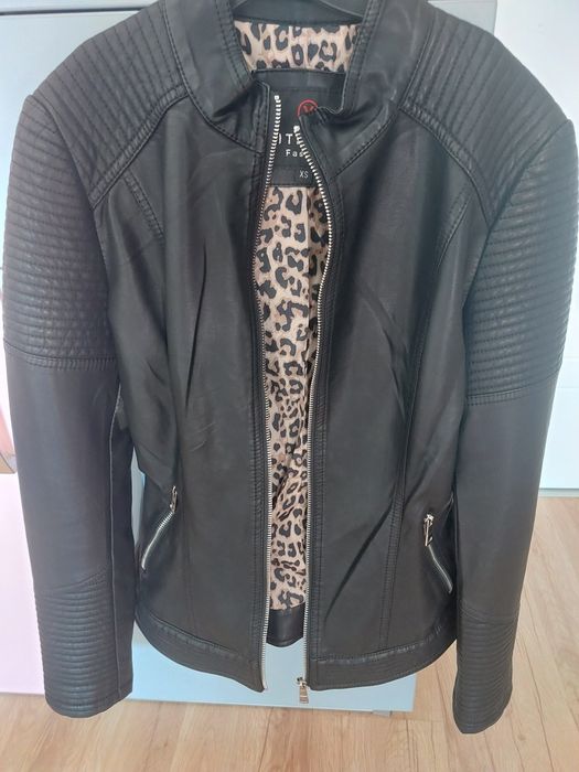 Дамско кожено яке