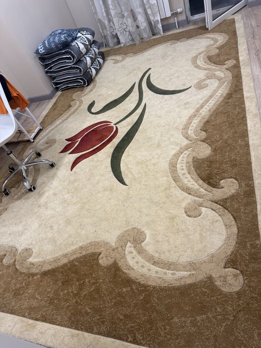 Ковер 2,5 м на 4 м, продам, 6000 тг