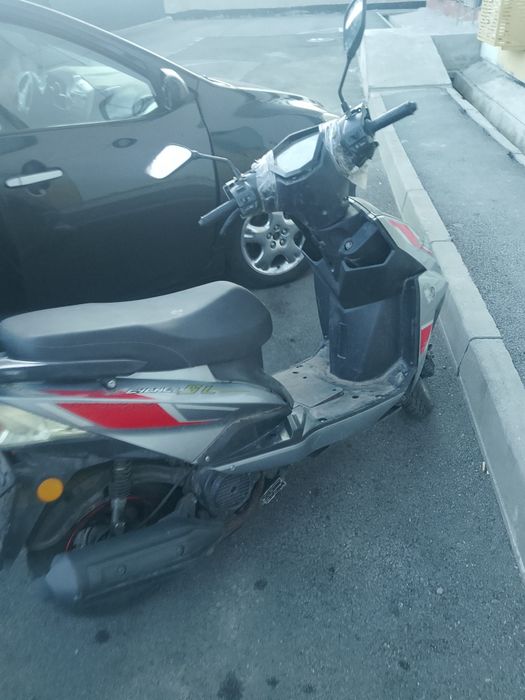 Продам скутер 125 кубов