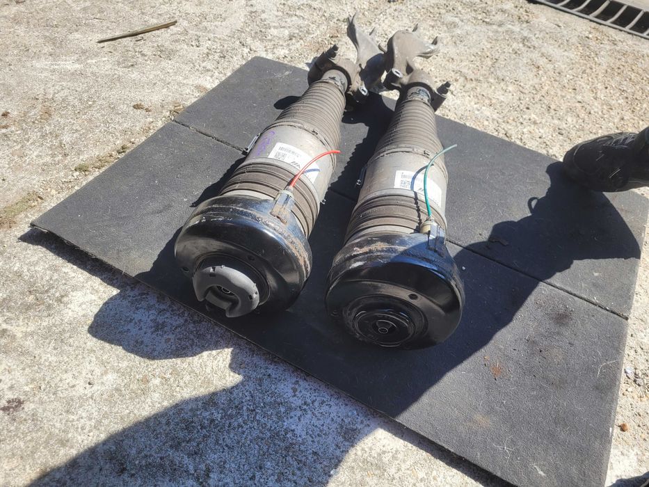 Perna aer telescop Audi Q7 4M cod OEM 4M0616039AE