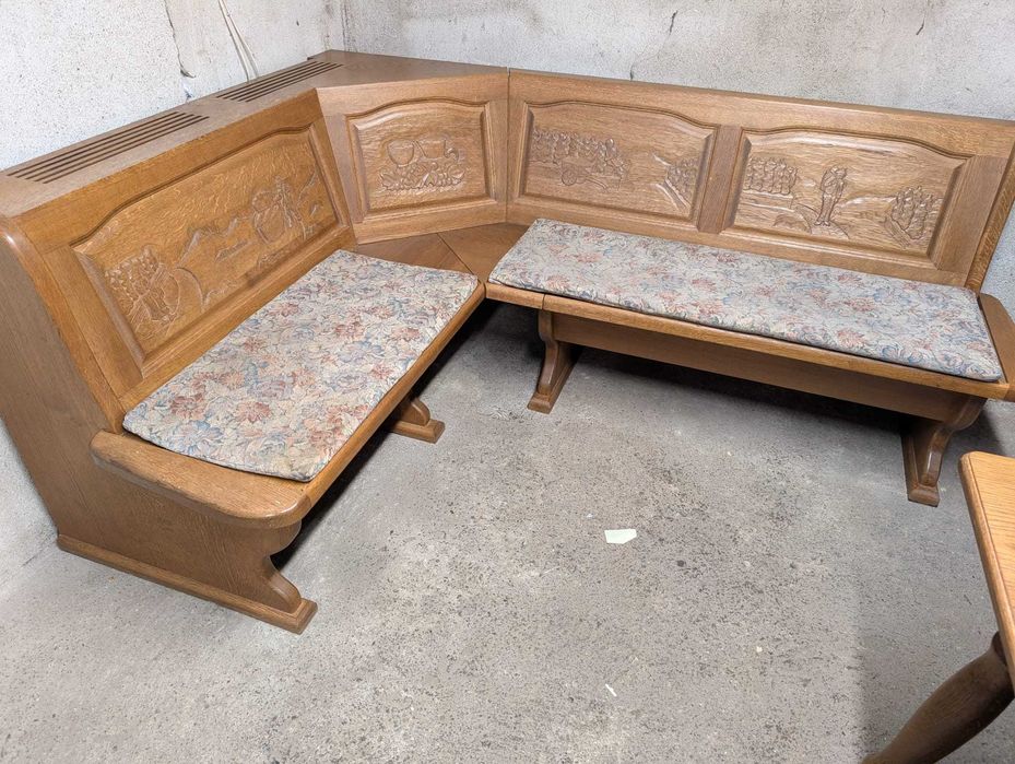 Масивен кухненски ъгъл в комплект с маса и столове, дърворезба