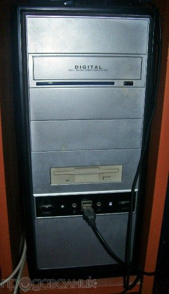 Настолен Компютър + Монитор + Клавиатура