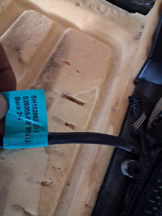 Husa scaun caterpillar imbracaminte burete