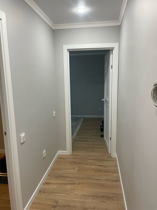 Поклейка обоев краска