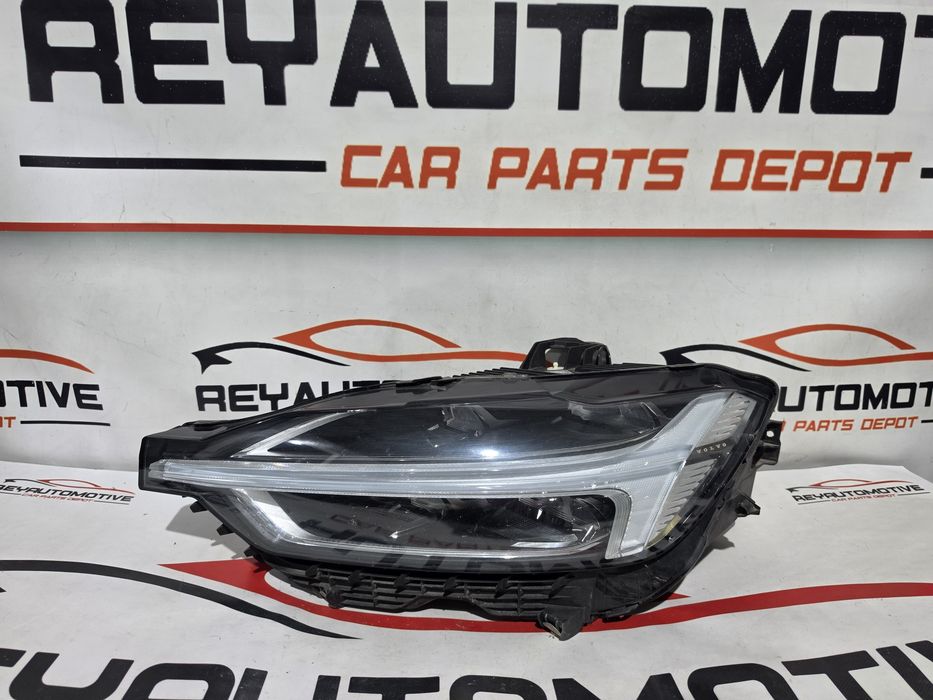 Far stanga mid led Volvo XC60 XC 60 dupa 2018 cod 32133544