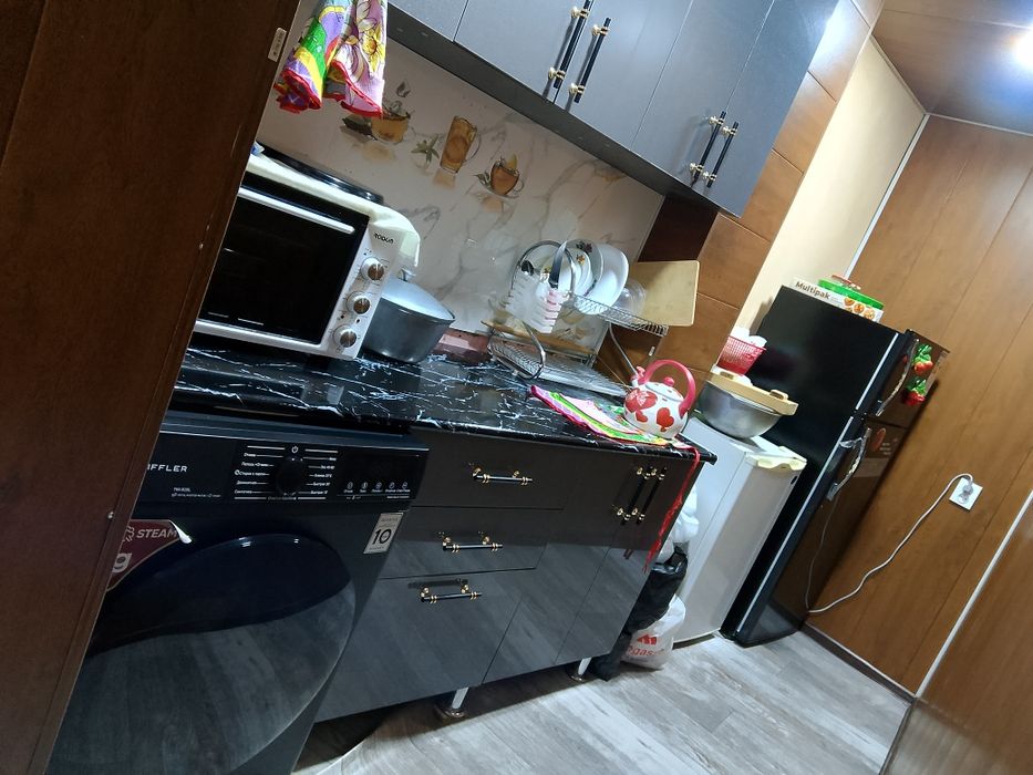 Майдонни олдидан ховли сотилади.