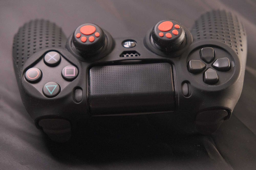 Оригинальный DualShock V2 для PS4™, на датчиках холла