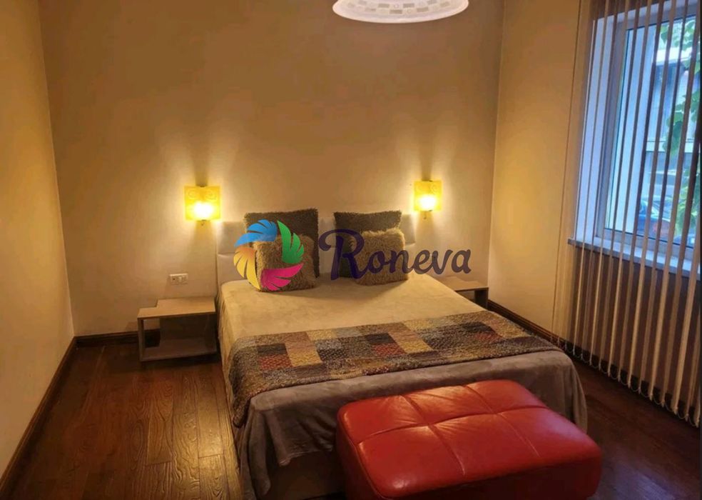 Продава се Четиристаен апартамент в Варна, Морска градина - 120 кв.м за 1530 €/кв.м - Снимка #1