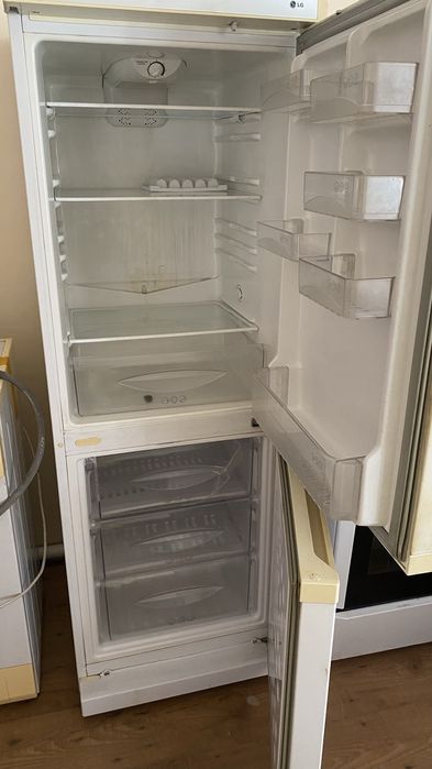 Холодильник продается