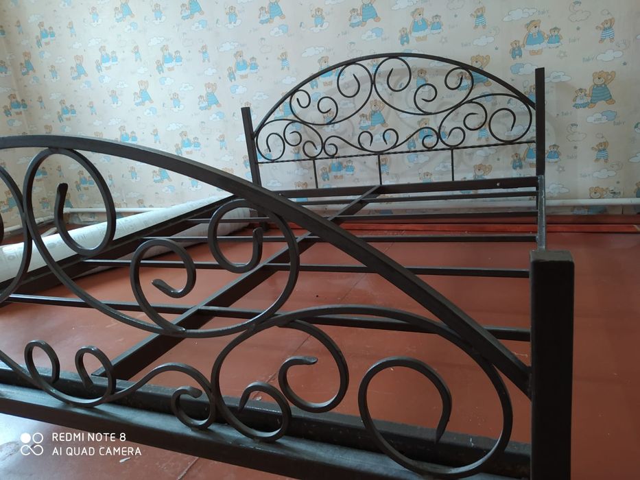 Кровати металлические. Кресло- качалки.