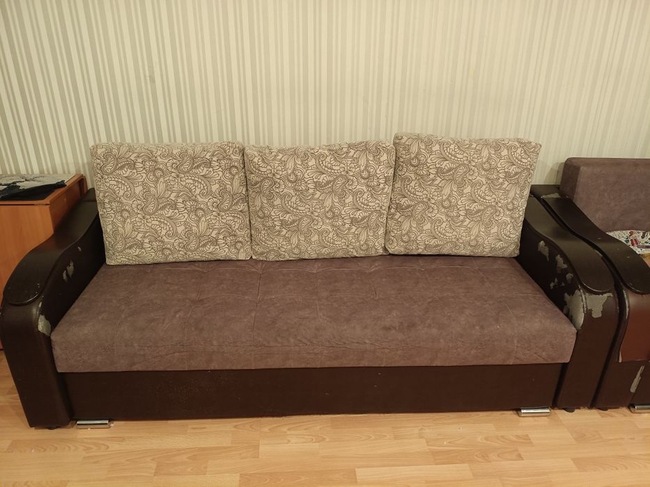 Продам диван срочно