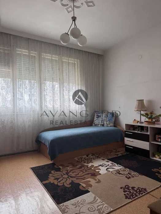 Продава се Тристаен апартамент в Пловдив, Кючук Париж - 110 кв.м за 2133 €/кв.м - Снимка #6
