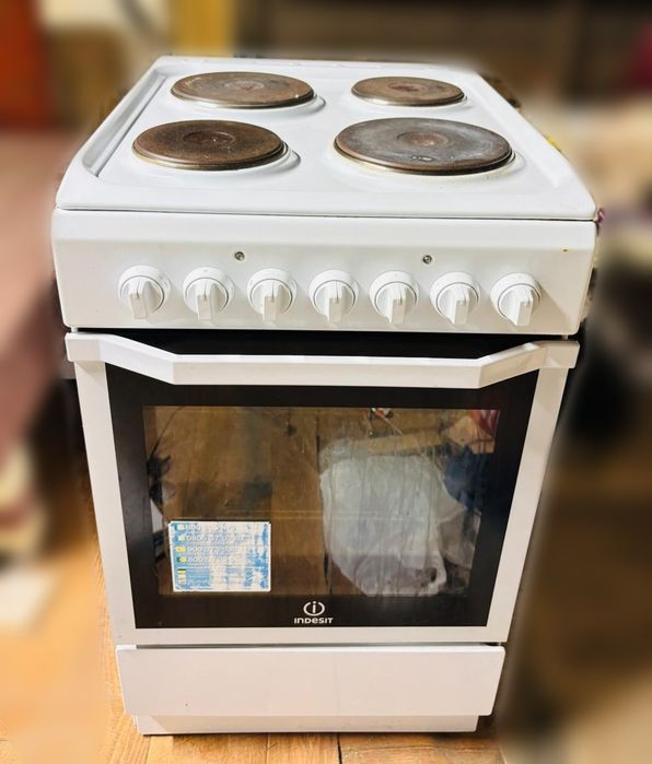 Электрическая плита б у. Indesit