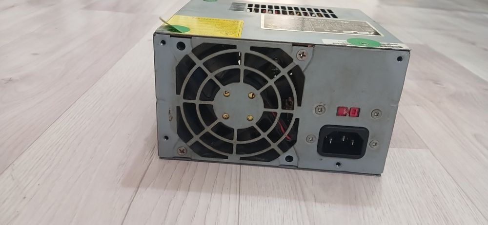 продам блок питания Asus 750w