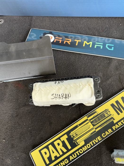 Airbag пасажерски от табло и в краката 7N0880204 b 7n2880841