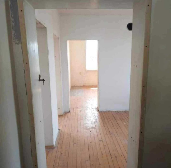 Продава се Къща в с. Чепинци, Област София-град - 210 кв.м за 881 €/кв.м - Снимка #6