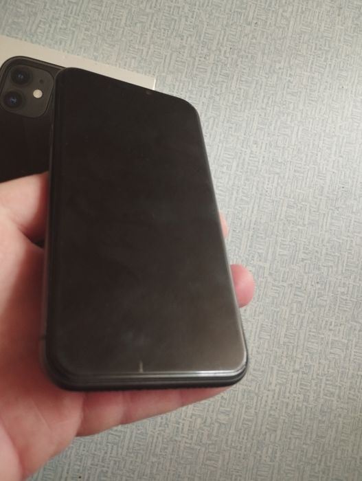 iPhone 11 на гарантии