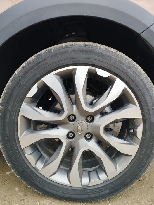 Lada X Ray Cross Luxe Prestige