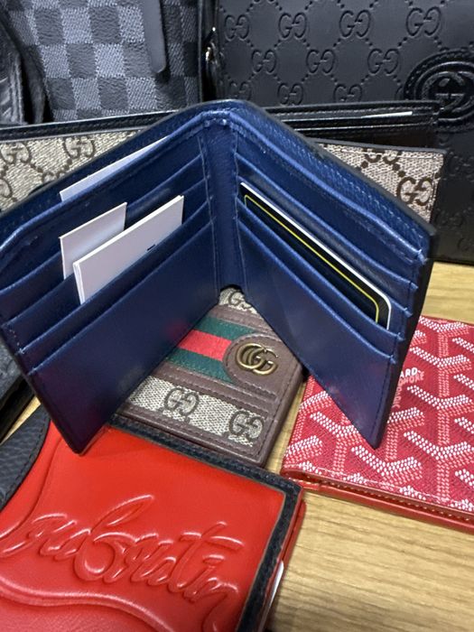Кожен партфеил и чанти ( клъчове) на GUCCI  и Goyard