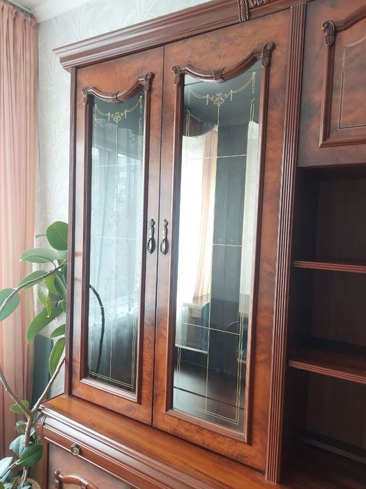 Мебель для гостиной. Горка.