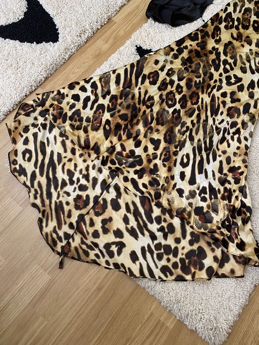 Rochie de ocazie cu trena mica animal print marimea 34/ XS