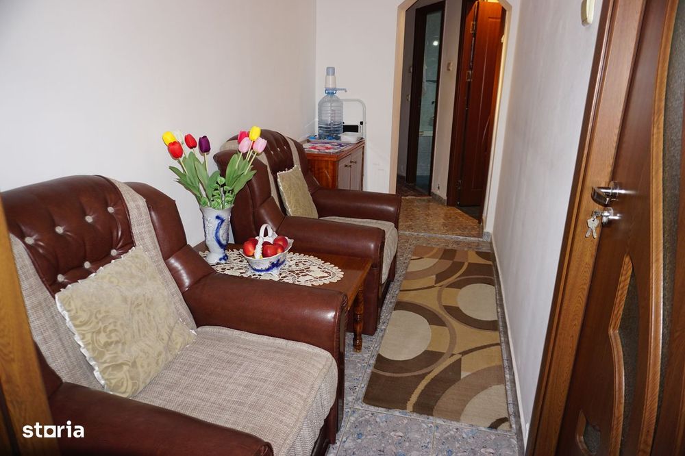 Apartament cu 4 camere si centrala termica-etajul 2/4