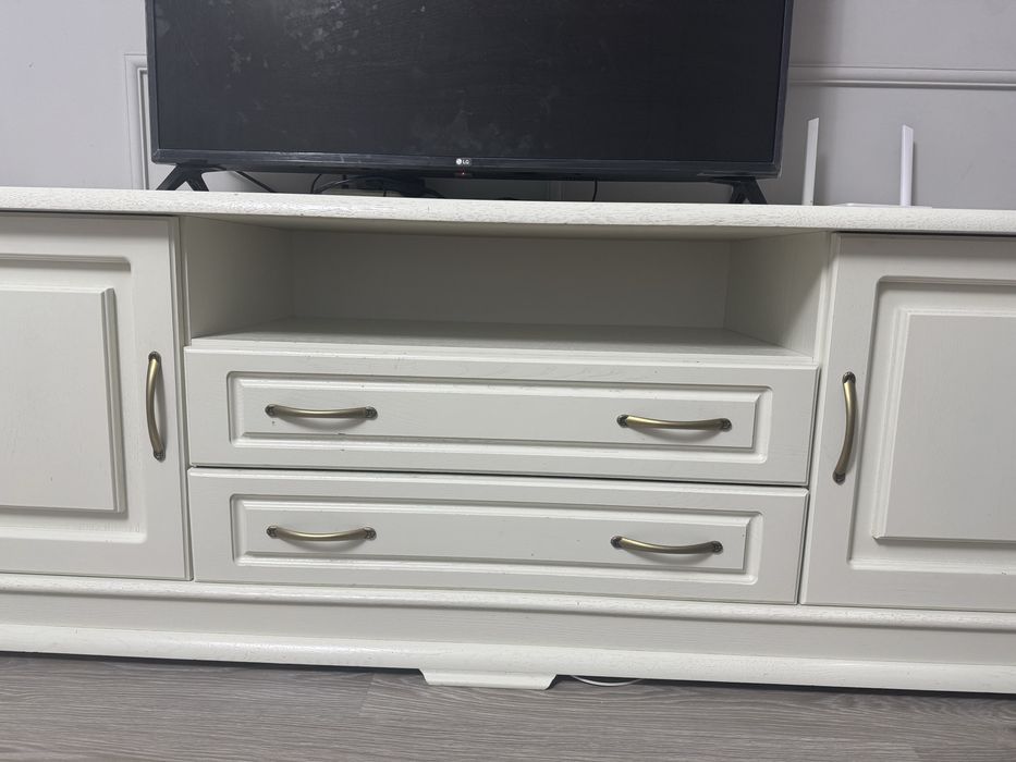 Продам тумбу под тв