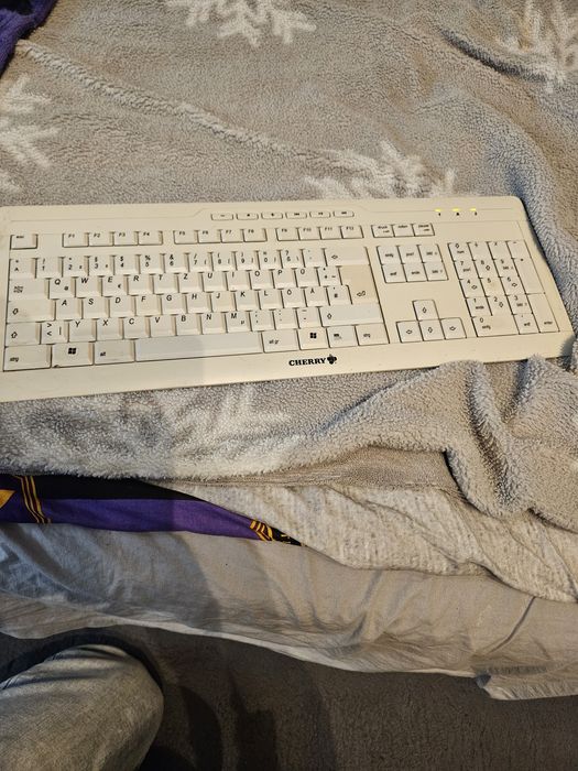 Vând tastatura de office cherry