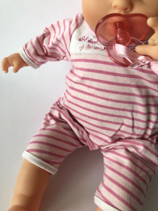 NOU Păpușă CORROLE parfumată - hăinuțe dungi roz | jucarie | copii