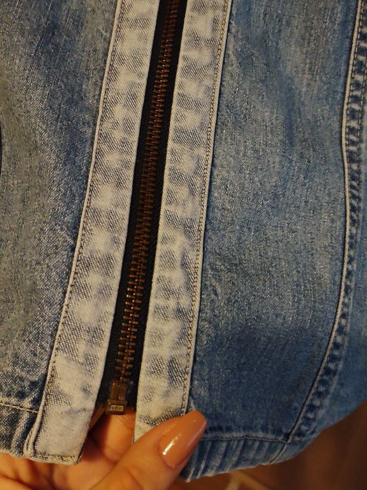 Vând rochie din denim