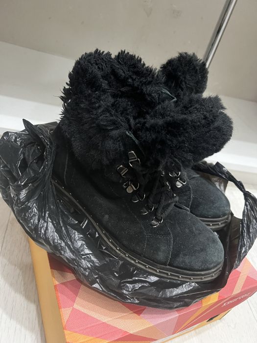 Продам зимние ботинки