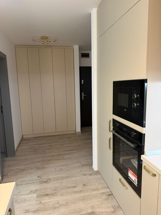 Închiriez apartment in Adora Park prima chirie