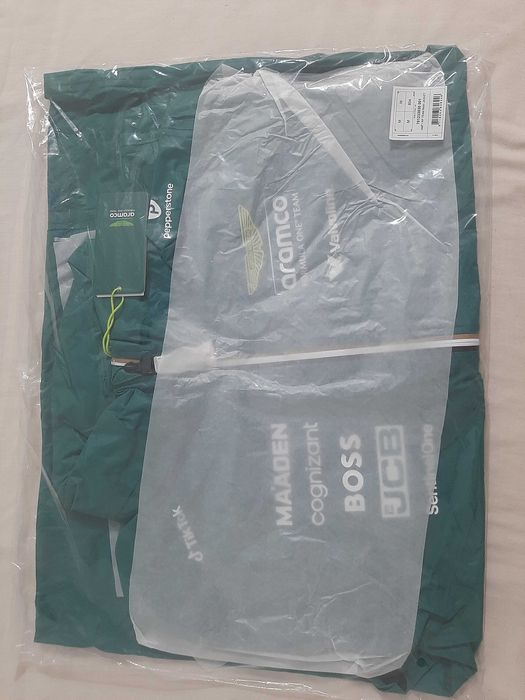 Aston Martin x Hugo Boss F1 Team Rain Jacket - Оригинално мъжко яке