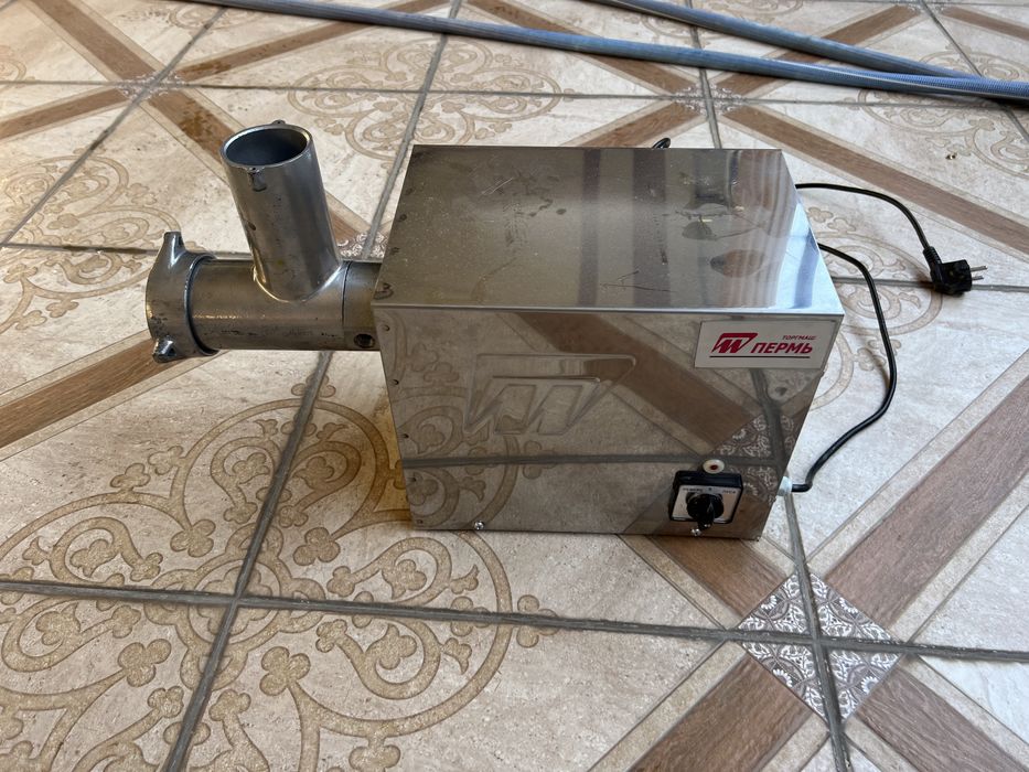 Мясорубка профессиональная M-50C