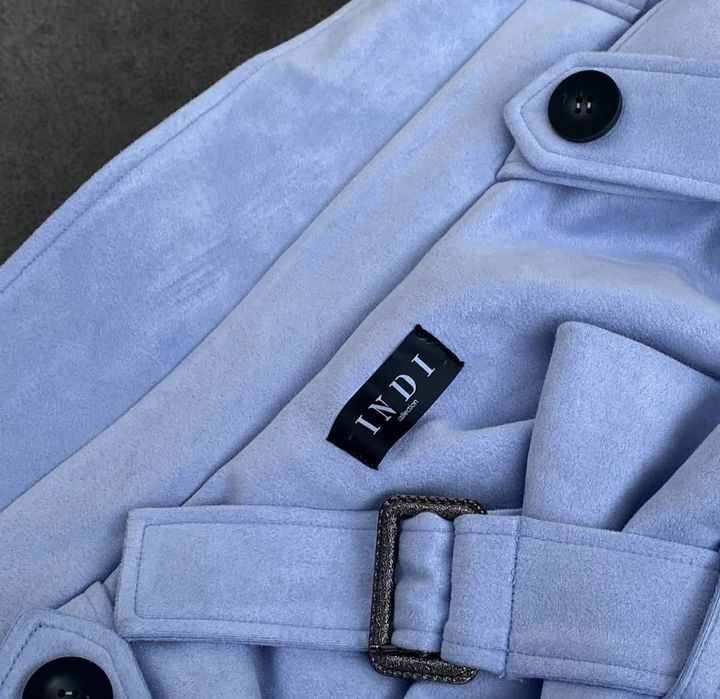 Тренч голубого цвета