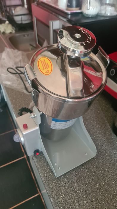 Râșniță electrică profesională 800C, putere mare 3500W  Super preț!!!