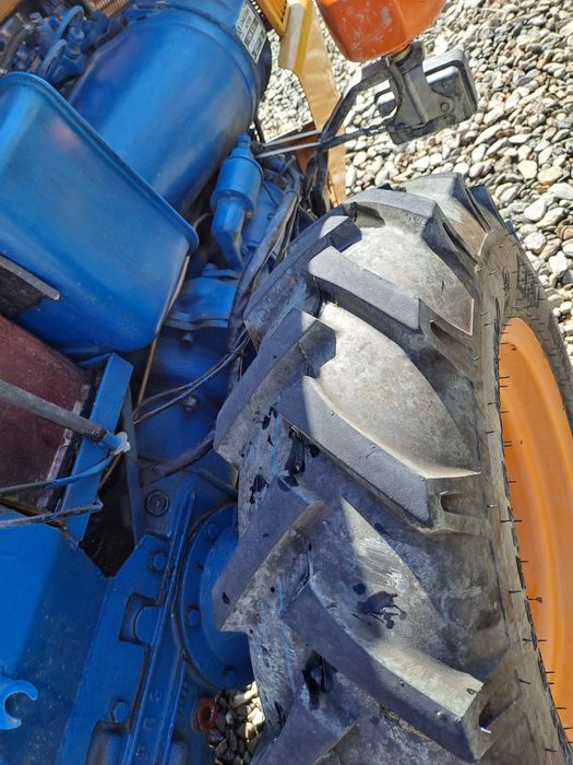 Tractoras PGS 4x4 30 CP Anvelope noi