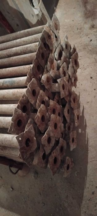 Popi metalici italieni 3,6m langa Piata Veteranilor Militari - 50 buc