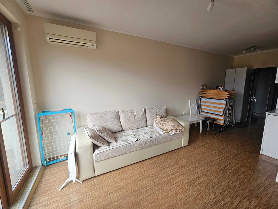 Комфортно студио в комплекс първа линия!